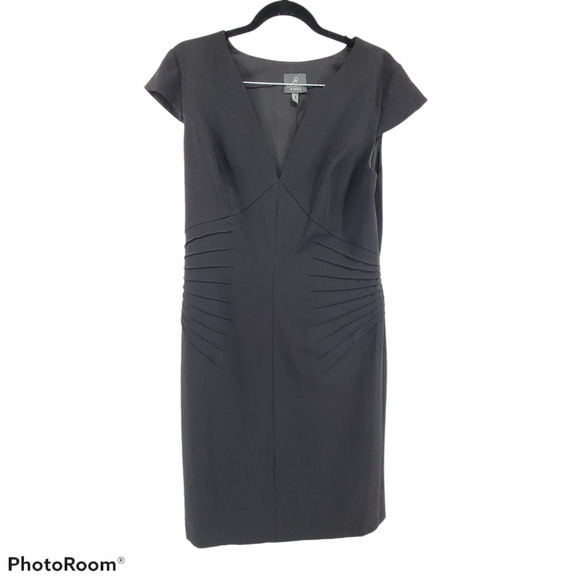 Adrianna Papell Dresses & Skirts - Adrianna Papell Black Fitted Dress Tapered Waist Side Zipper Knee Length…